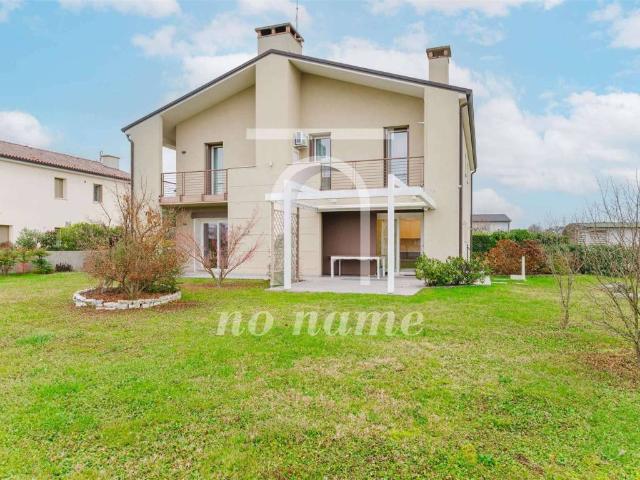 Villa Indipendente in vendita a Santa Lucia Di Piave, Veneto