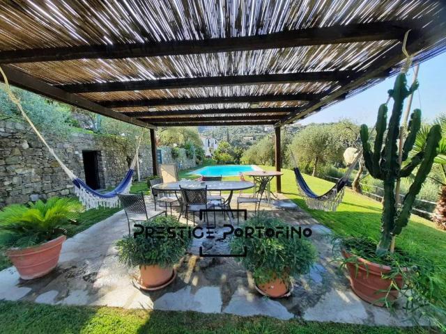 Villa Indipendente in vendita a San Lorenzo Della Costa, Liguria