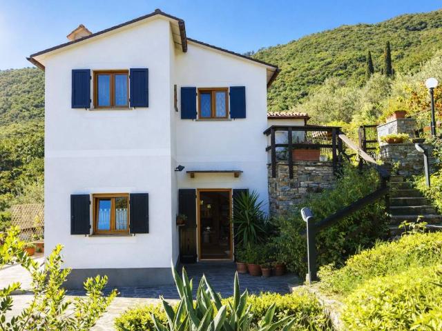 Villa Indipendente in vendita a San Lorenzo della Costa, San Lorenzo Della Costa