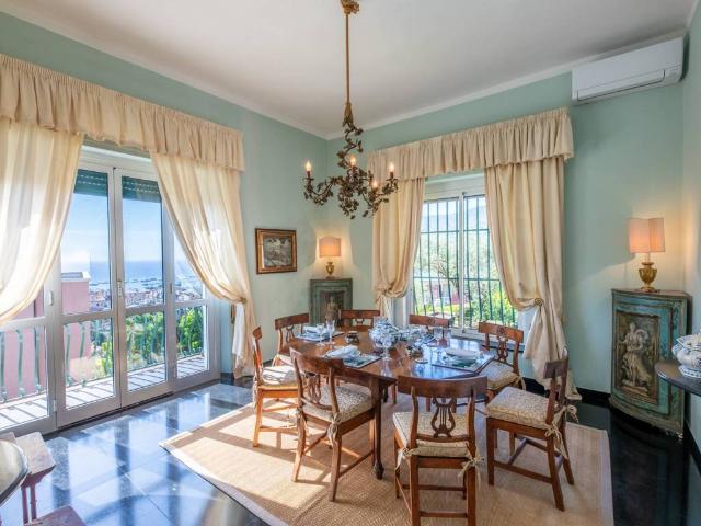 Villa Indipendente in vendita a San Lorenzo Della Costa, Liguria