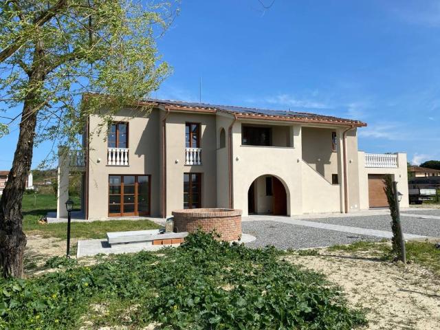 Villa Indipendente in vendita a Cinque Case, Santa Maria A Monte