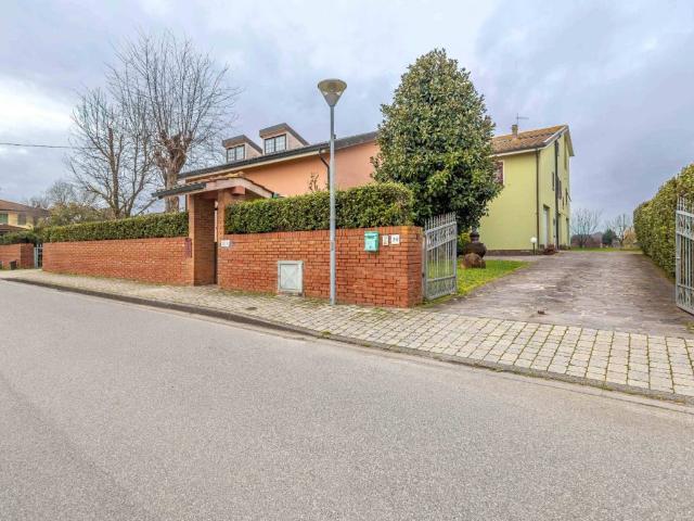 Villa Indipendente in vendita a Cinque Case, Santa Maria A Monte