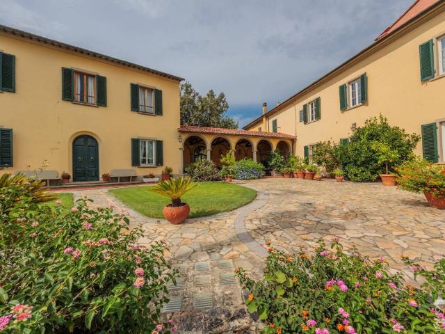 Villa Indipendente in vendita a Santa Maria A Monte, Toscana