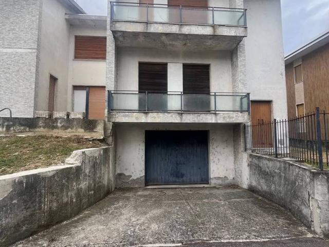Villa Indipendente in vendita a Santa Maria Della Versa, Lombardia