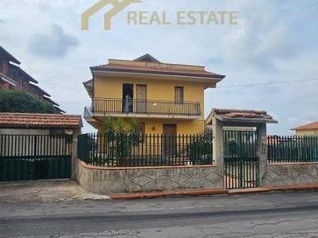 Villa Indipendente in vendita a Santa Maria Di Licodia, Sicilia