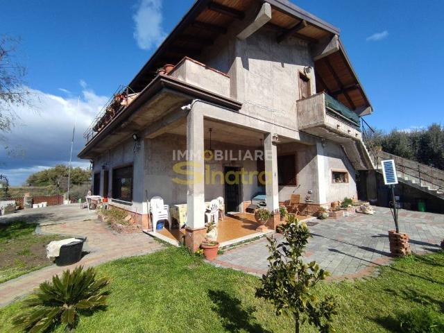 Villa Indipendente in vendita a Santa Maria Di Licodia, Sicilia
