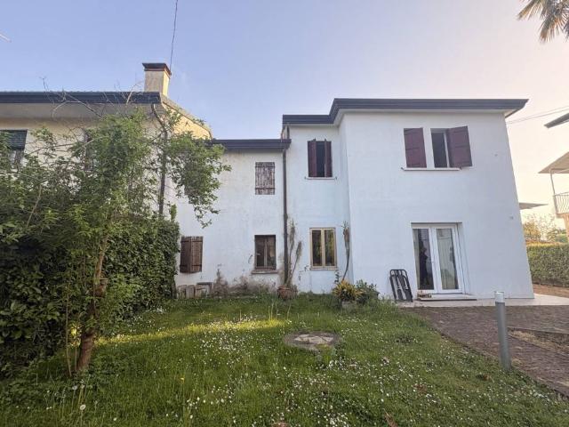 Villa Indipendente in vendita a Sant'Angelo di Sala, Villanova Di Camposanpiero