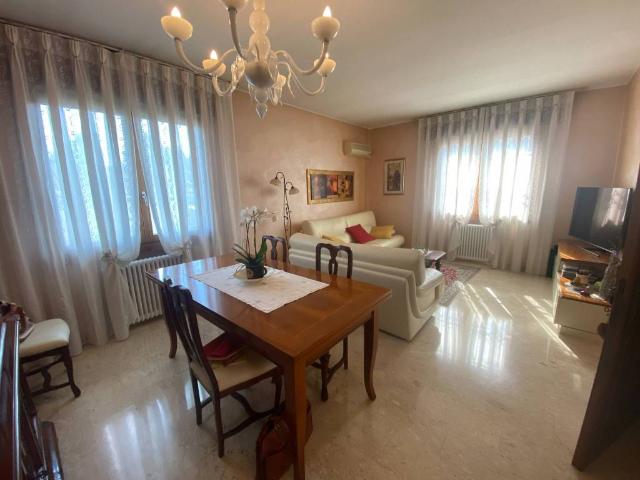Villa Indipendente in vendita a Caselle de' Ruffi, Villanova Di Camposanpiero