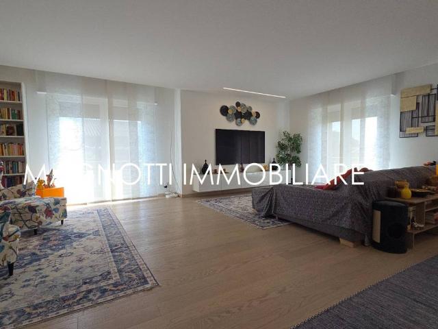 Villa Indipendente in vendita a Santa Maria La Longa, Friuli-Venezia Giulia