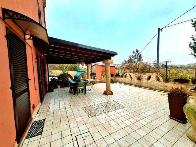 Villa Indipendente in vendita a Marche, Ancona