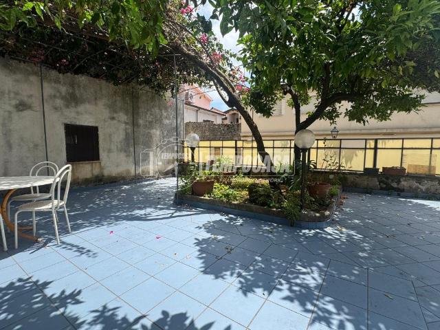 Villa Indipendente in vendita a Santa Marina, Campania