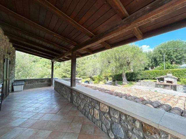 Villa Indipendente in vendita a Santa Marina, Campania