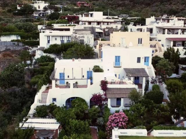 Villa Indipendente in vendita a Santa Marina Salina, Sicilia