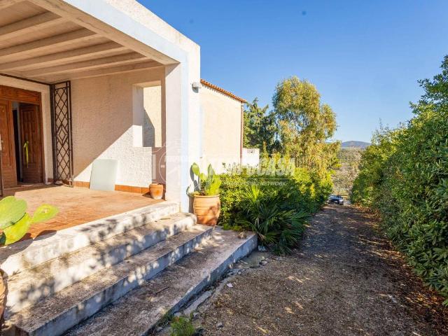 Villa Indipendente in vendita a Colfiorito, Roma Capitale
