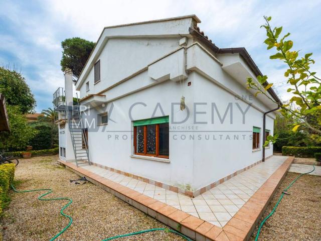 Villa Indipendente in vendita a Santa Severa, Roma Capitale