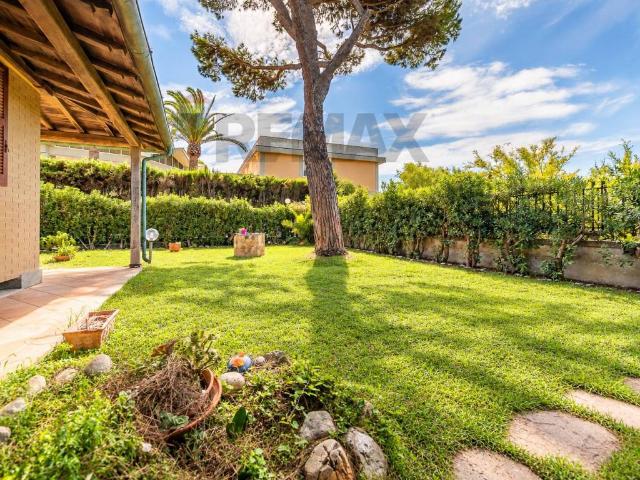 Villa Indipendente in vendita a Santa Severa, Santa Marinella