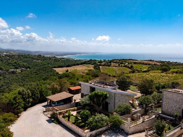 Villa Indipendente in vendita a Colfiorito, Roma Capitale