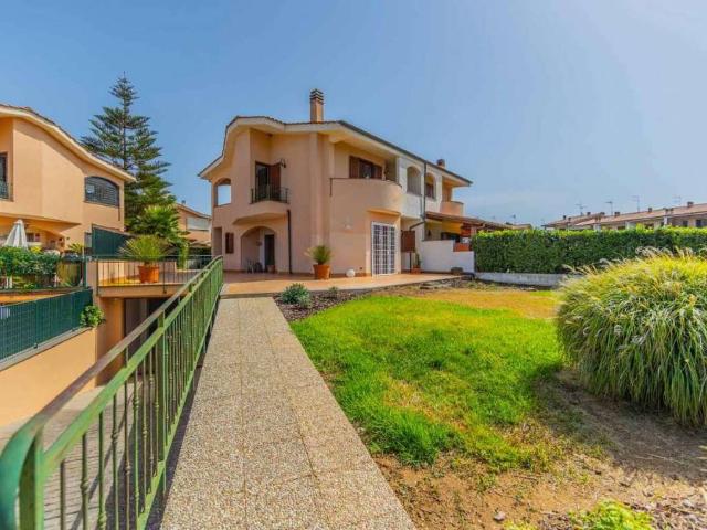 Villa Indipendente in vendita a Roma Capitale, Lazio