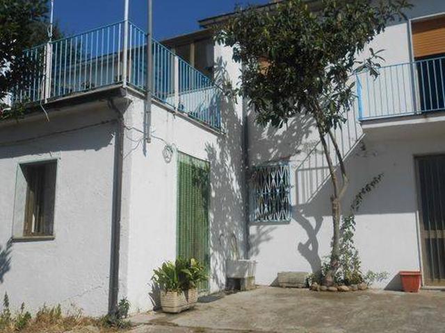 Villa Indipendente in vendita a Santa Paolina, Campania