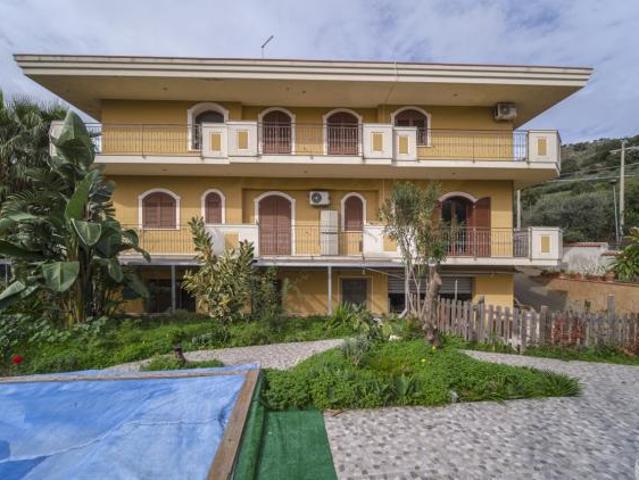 Villa Indipendente in vendita a Santa Teresa Di Riva, Sicilia