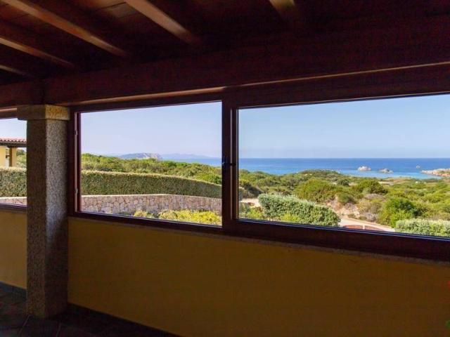 Villa Indipendente in vendita a Capo Testa, Santa Teresa Gallura