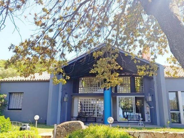 Villa Indipendente in vendita a Tempio Pausania, Sassari