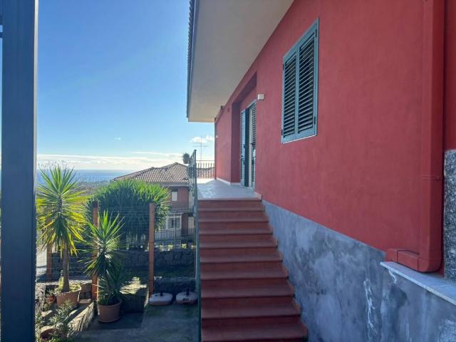Villa Indipendente in vendita a Santa Venerina, Sicilia
