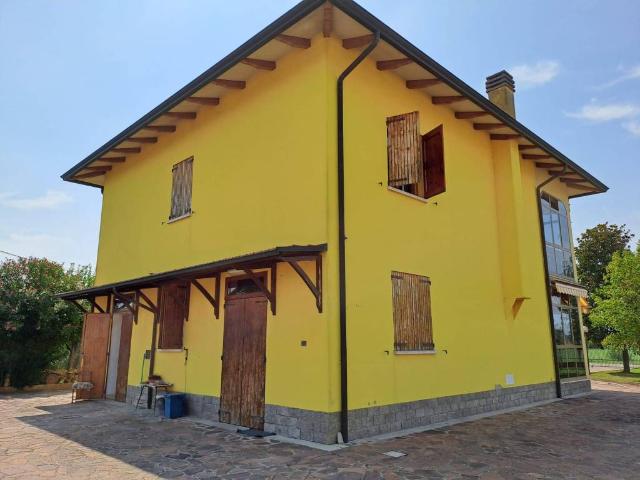 Villa Indipendente in vendita a Unione Terre d'Acqua, San Giovanni In Persiceto