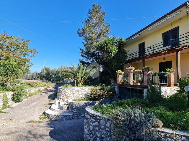 Villa Indipendente in vendita a Sant'agata De' Goti, Campania