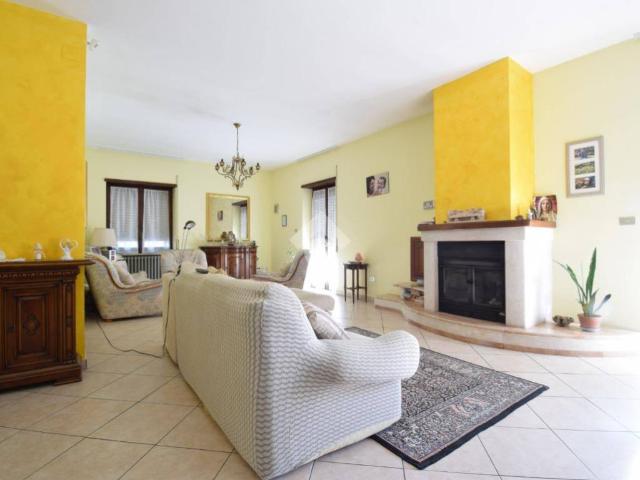 Villa Indipendente in vendita a Sant'agata De' Goti, Campania