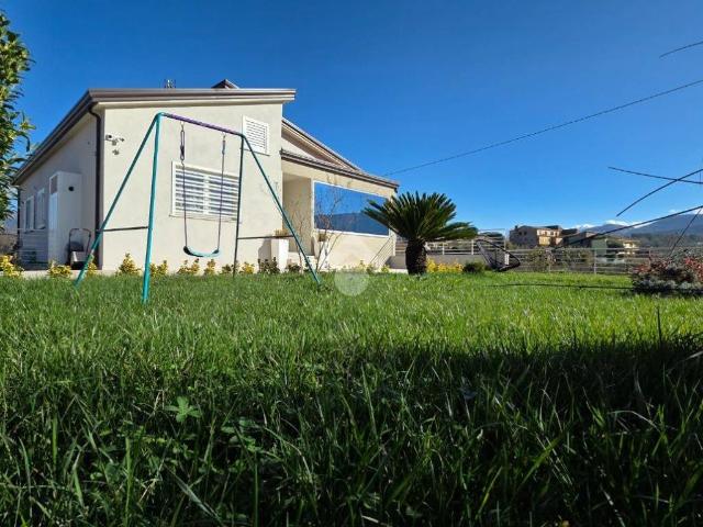 Villa Indipendente in vendita a Sant'agata De' Goti, Campania