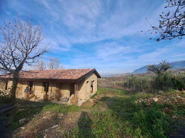 Villa Indipendente in vendita a Sant'agata De' Goti, Campania