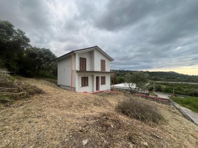 Villa Indipendente in vendita a Cavarretta, Sant'agata Di Militello