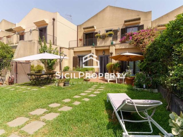Villa Indipendente in vendita a Sant'agata Li Battiati, Sicilia