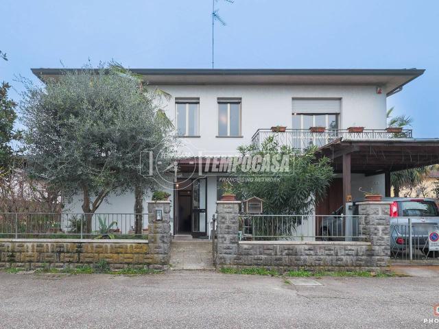 Villa Indipendente in vendita a Unione dei comuni della Bassa Romagna, Sant'agata Sul Santerno