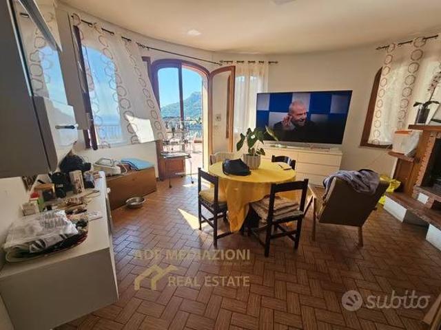 Villa Indipendente in vendita a Sant'Alessio Village, Sant'alessio Siculo