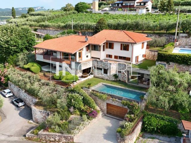 Villa Indipendente in vendita a Domegliara, Sant'ambrogio Di