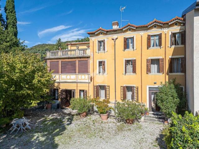 Villa Indipendente in vendita a Sant'ambrogio Di, Veneto