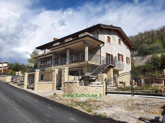 Villa Indipendente in vendita a Monte, Sant'ambrogio Di