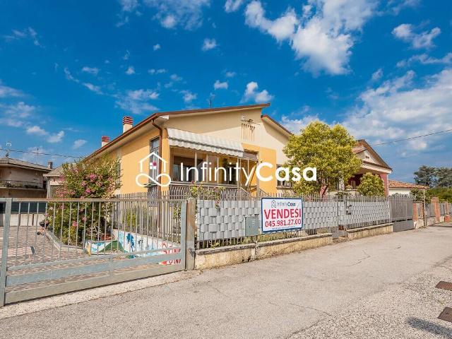 Villa Indipendente in vendita a Domegliara, Sant'ambrogio Di