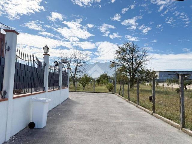 Villa Indipendente in vendita a Ponte di Ferro, Sant'Anastasia