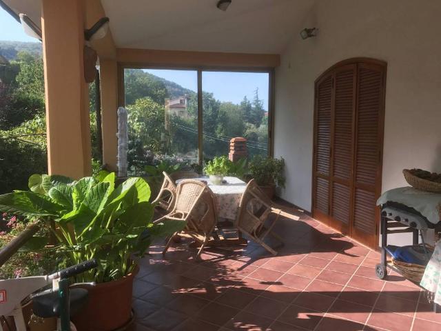 Villa Indipendente in vendita a Sant'angelo A Cupolo, Campania