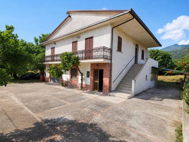 Villa Indipendente in vendita a Alife, Campania