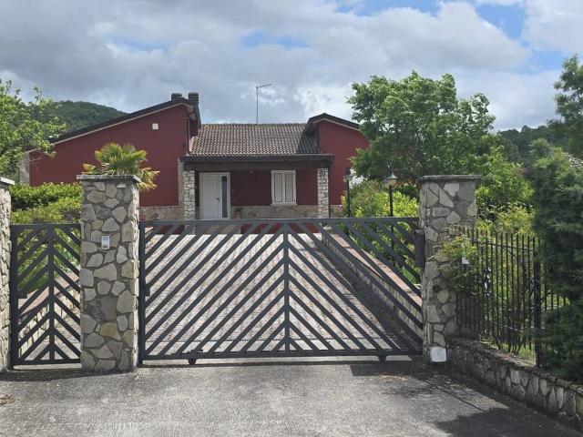 Villa Indipendente in vendita a Sant'angelo Dei Lombardi, Campania