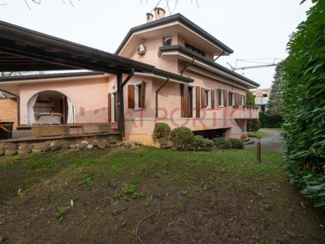 Villa Indipendente in vendita a Quartiere Sant'Anna, Piove Di Sacco