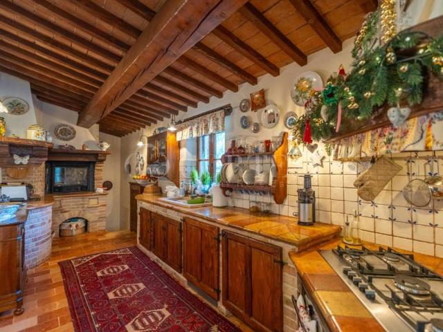 Villa Indipendente in vendita a Marche, Pesaro E Urbino