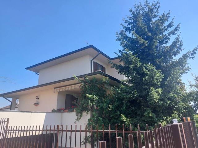 Villa Indipendente in vendita a Sant'angelo Lodigiano, Lombardia