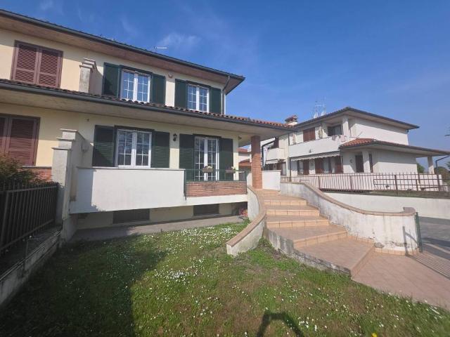 Villa Indipendente in vendita a Sant'angelo Lodigiano, Lombardia