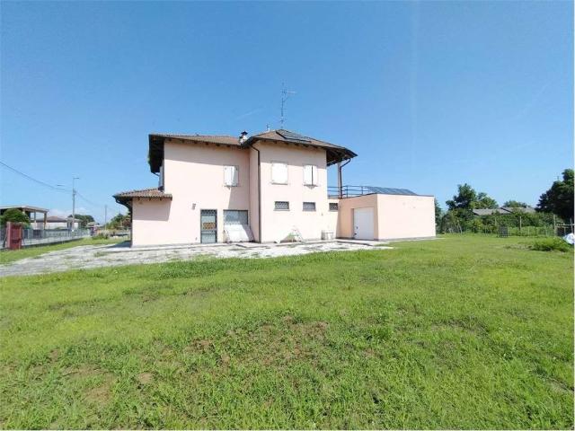 Villa Indipendente in vendita a Sant'angelo Lomellina, Lombardia