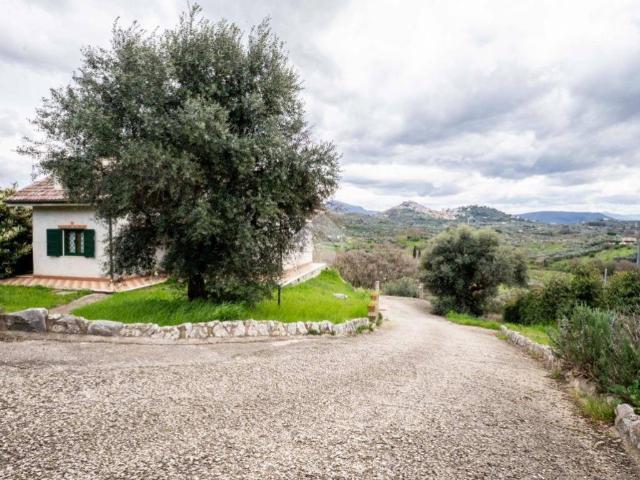 Villa Indipendente in vendita a Guidonia Montecelio, Roma Capitale